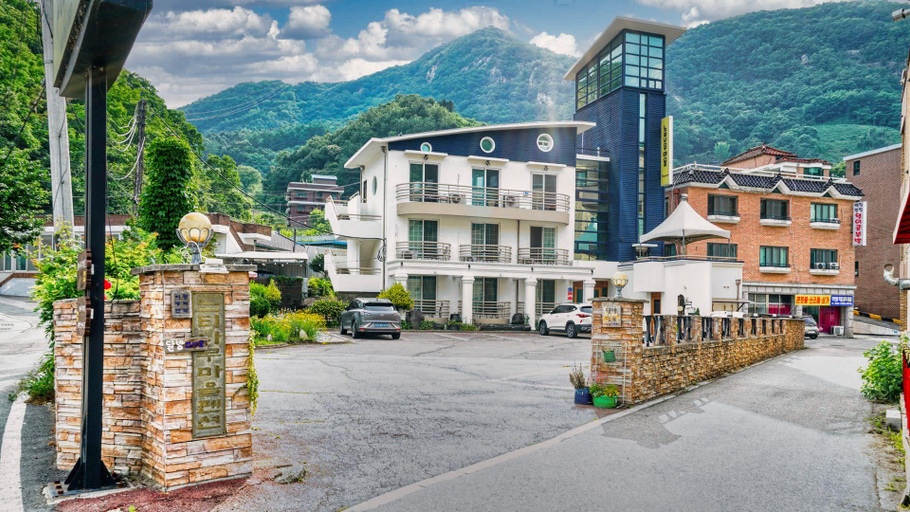 Others 2, Nutinamu Maeul Pension, Chuncheon