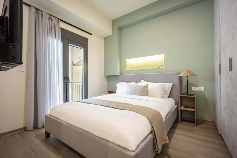 Room 2, Stylish 2BR Exarchia l King Bed & Desk, Attica