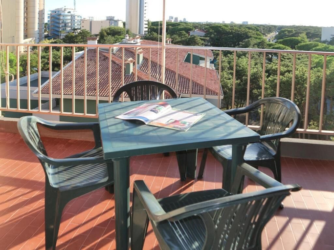 Outdoor dining, Welcoming Stay Just 250mt From the Beach, Udine