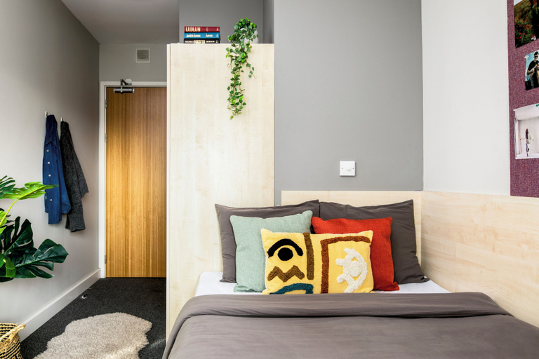 Room 2, Student Only Phoenix Court, Bristol