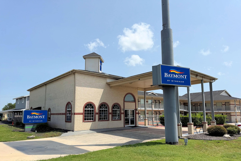 Exterior & Views 2, Baymont by Wyndham New Braunfels TX, Comal