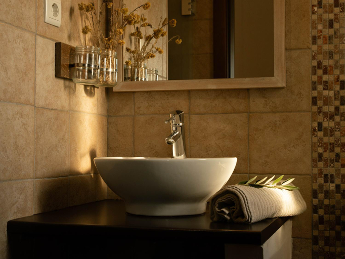 Bathroom 3, Monte do Alento - Castro da Cola, Ourique
