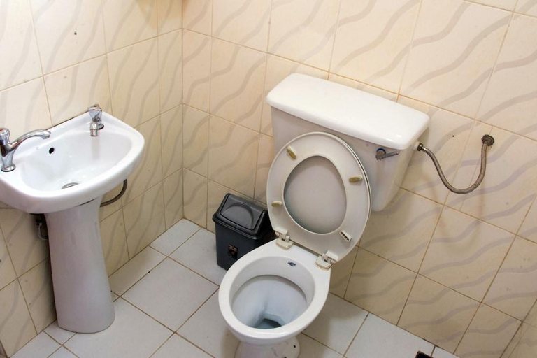 Bathroom 3, Comfort Hotel Entebbe, Busiiro