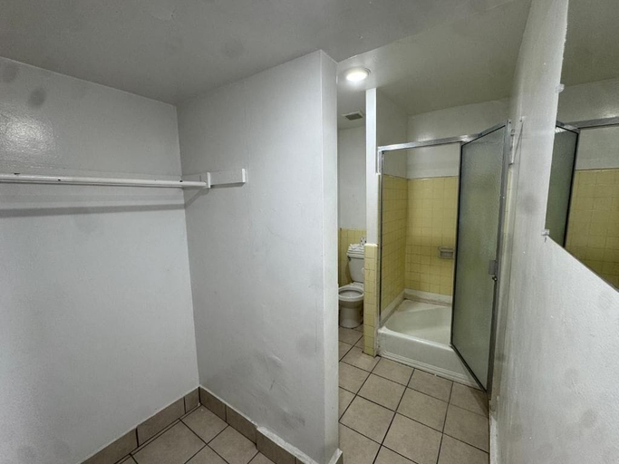Bathroom 4, City Center Hotel Los Angeles, Los Angeles