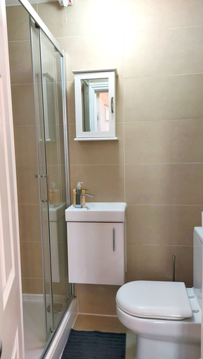 Room 2, Big Studio With View to Park in Camden Kings Cross, London