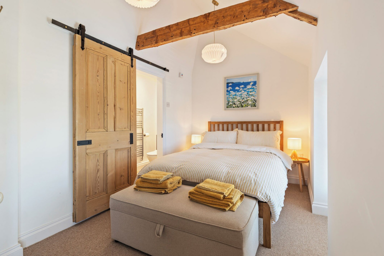Room 2, Rose Cottage - Sea Views Hot Tub Log Burner, Carmarthenshire