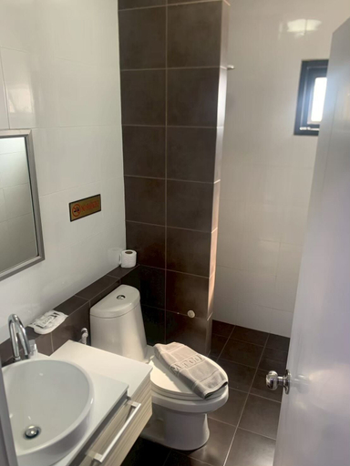 Bathroom 4, Grabsleep&Khokeng, Don Muang