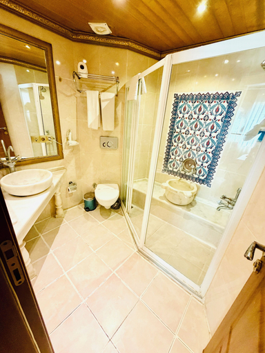 Bathroom 5, Marmara Deluxe Hotel, Fatih