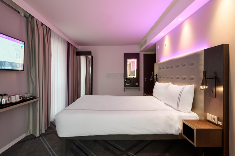 Bedroom 3, Premier Inn Berlin City Süd, Berlin