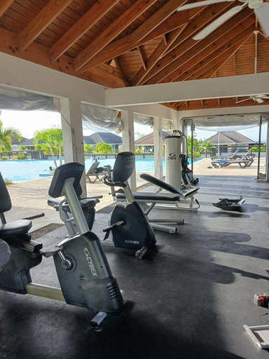 Pool 2, 2BR The Crest - 15 mins Ocho Rios