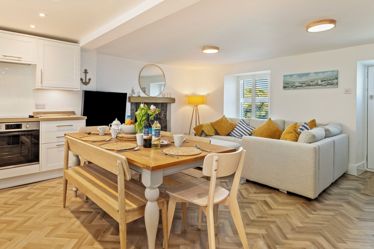 Room 4, Rose Cottage - Sea Views Hot Tub Log Burner, Carmarthenshire