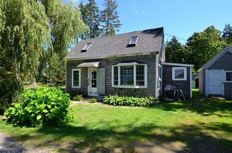 Exterior & Views 2, Berry Cottage, Private Dock, Overlooking a Sandy b, Knox