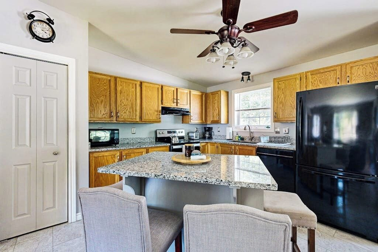Private kitchen 4, Charming Cottage Near the Beach With Balcony, Deck, Grill, Fireplace - Dogs OK, Sagadahoc