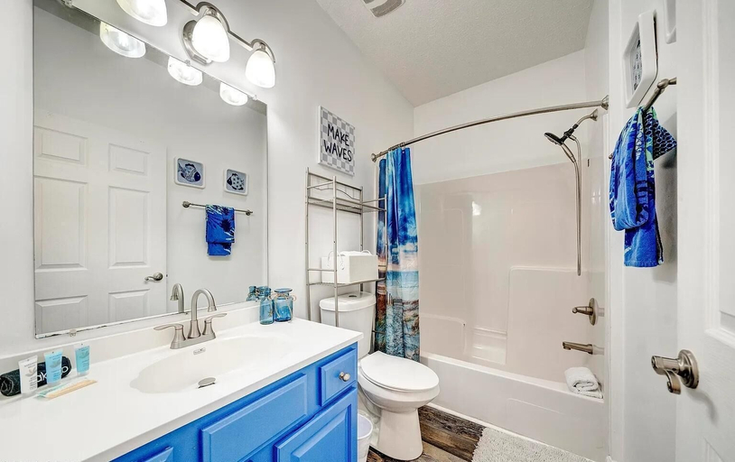 Bathroom 3, Laguna Breeze Retreat, Bay