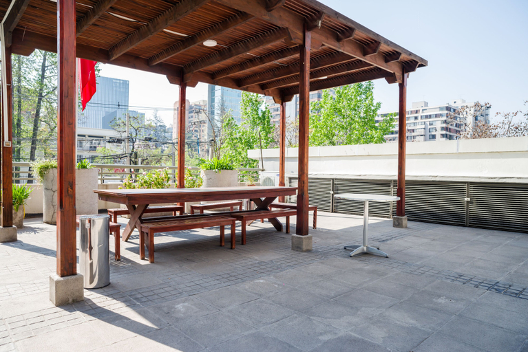 Others 4, 2BR in Las Condes Pool and Balcony, Cordillera