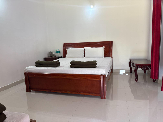 Bedroom 3, BOUGAIN VILLEA HOMESTAY, Chikmagalur