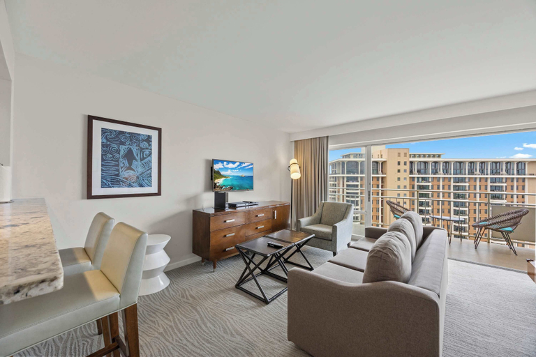 Room 5, @ Marbella Lane - Prime 1BR w/ Panoramic Oceanview, Honolulu
