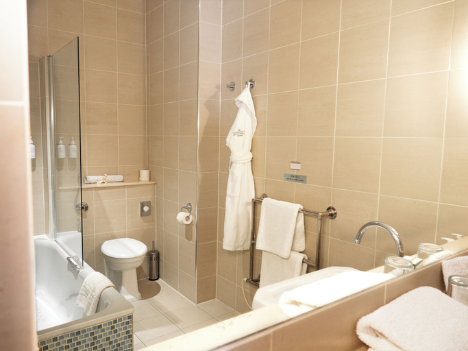 Bathroom 4, St Michael's Manor Hotel, Hertfordshire