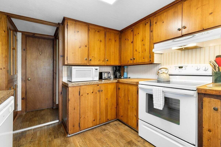 Private kitchen 3, Owls Nest on Crescent Beach, Knox