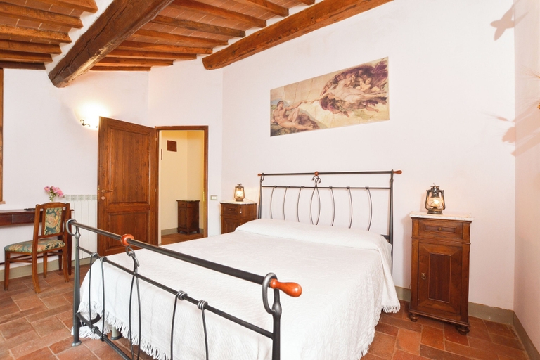 Room 5, Pozzovecchio, Siena