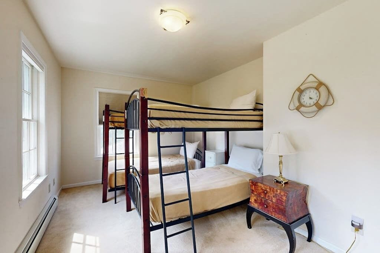 Room 5, Expansive Modern Home w/ Ocean View, Gorgeous Garden & Dog-friendly, Lincoln