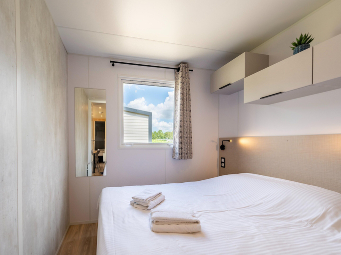 Room 4, Cozy Caravan Escape for 6, Oost-Vlaanderen