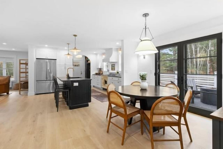 Interior 2, Birch Tree Retreat, 6-bedroom Family Getaway Spot, Knox