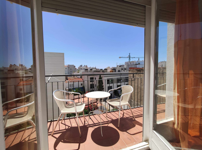 Balcony 5, Beach 2 Large Balcones Quiet Rooms Wifi 02, Barcelona
