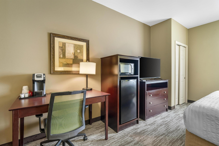 Bedroom 4, Best Western Plus Chalmette Hotel, Saint Bernard