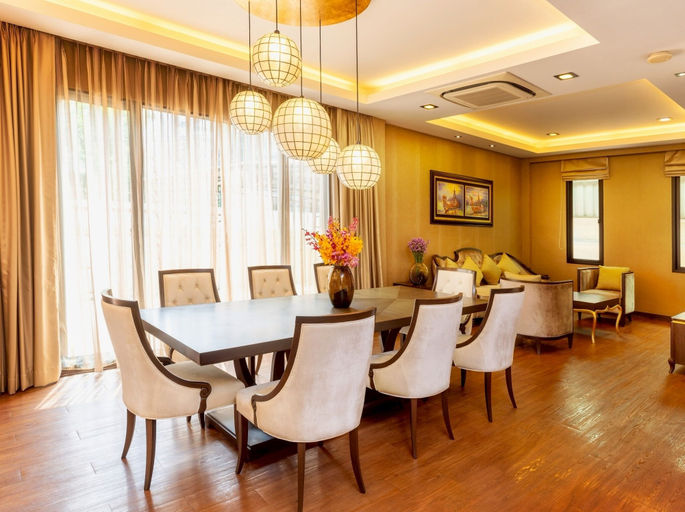 Food & Drinks 5, Chiva Bangkok Hotel, Huai Kwang