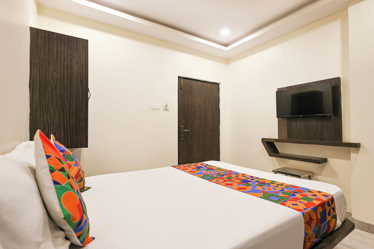 Room 5, Fabhotel Happy, Krishna