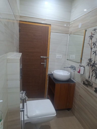 Bathroom 3, Saalak Lite Eliot Exotica, Kangra