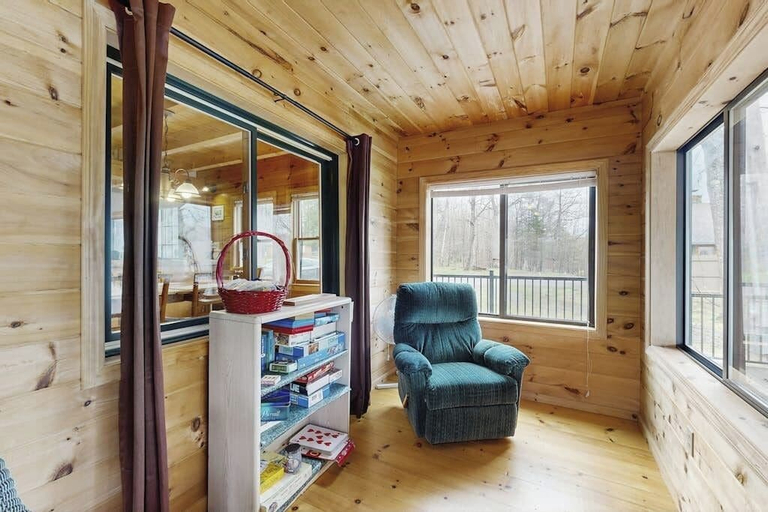 Interior, Wonderful Lakefront Gem W/ Free Wifi, Dock, Private Beach, Kayaks, Canoe & More, Piscataquis