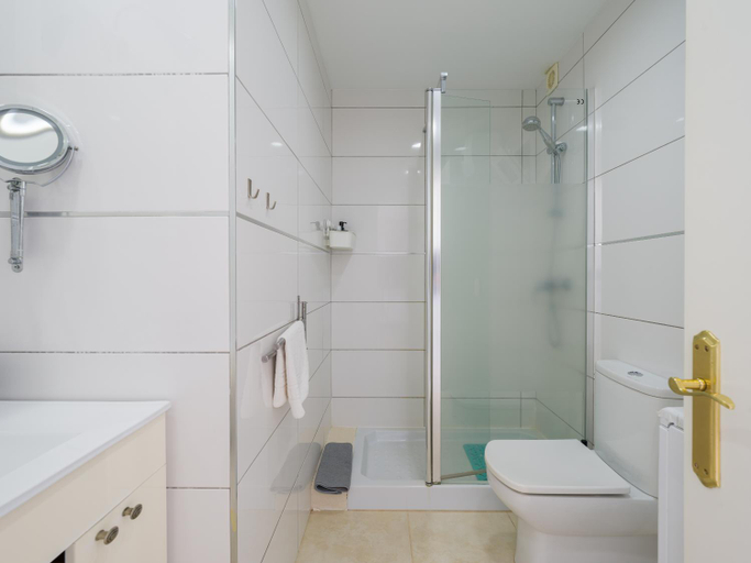 Bathroom 4, Incredible Sunsets, Las Palmas