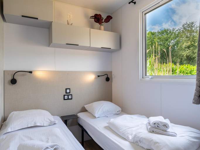 Room 5, Cozy Caravan Escape for 6, Oost-Vlaanderen