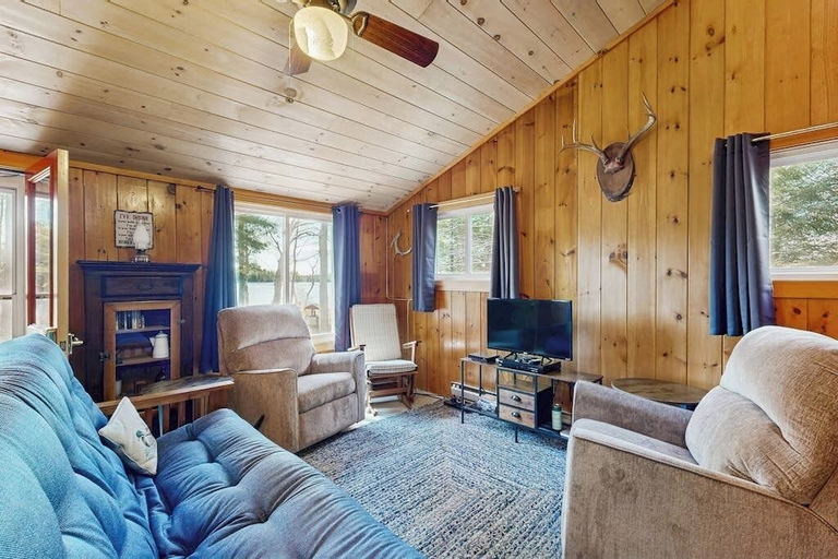 Living area 4, Quiet Lakefront Cottage With a Firepit, Private Beach, & two Kayaks, Hancock