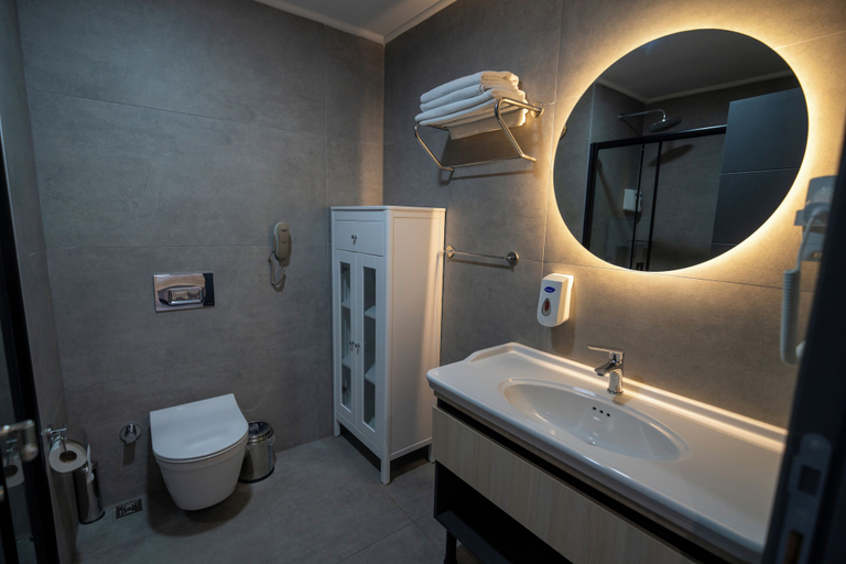 Bathroom 5, DEMEDERON HOTEL, Maçka