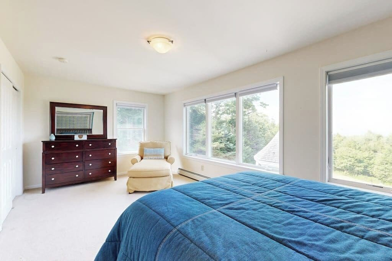 Room 2, Expansive Modern Home w/ Ocean View, Gorgeous Garden & Dog-friendly, Lincoln