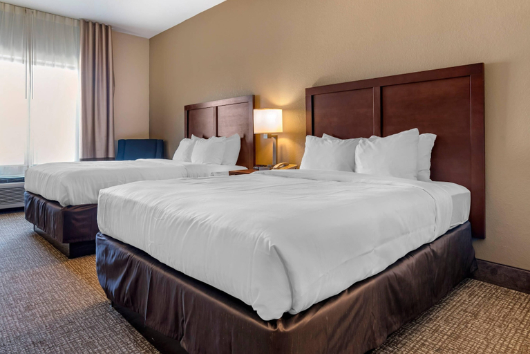 Bedroom 3, Comfort Inn & Suites Clinton - Jackson West, Hinds