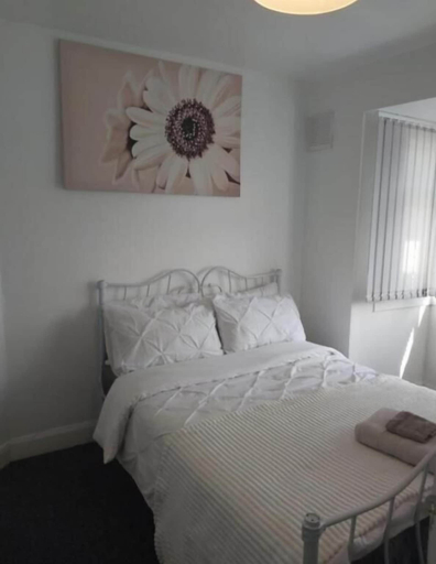 Bedroom 2, Fresher Space Home Stay, Birmingham