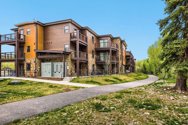 Exterior 3, Modern Mountain Living 2br/2ba, New Listing, Summit