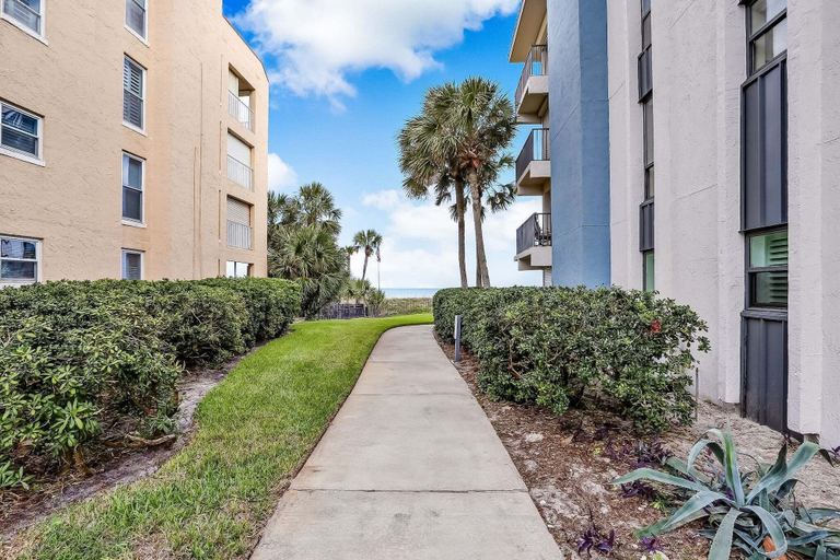 Property grounds 2, Pelicans 105 2 Bedroom Condo, Nassau