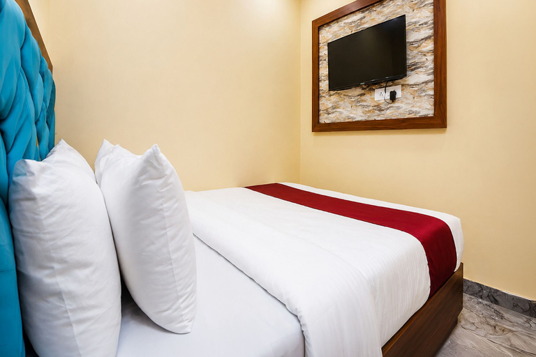 Room 5, Fabhotel Aai Om Residency, Mumbai Suburban