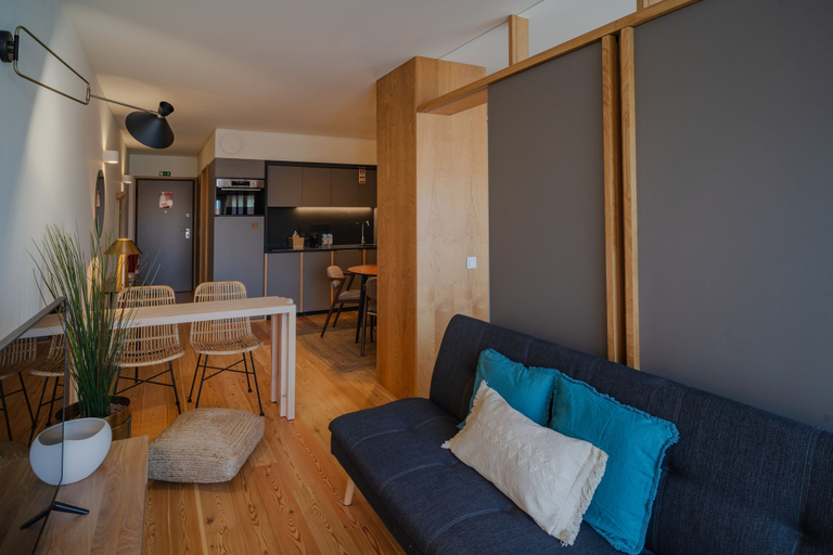 Others 5, Feel Corporate Housing Campanh 08, Porto