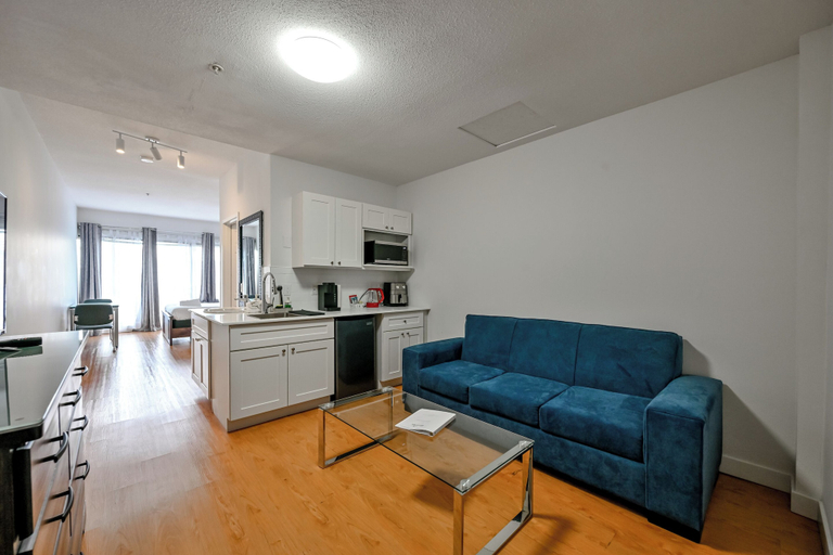 Others 5, NEW ROYAL INN, Greater Vancouver