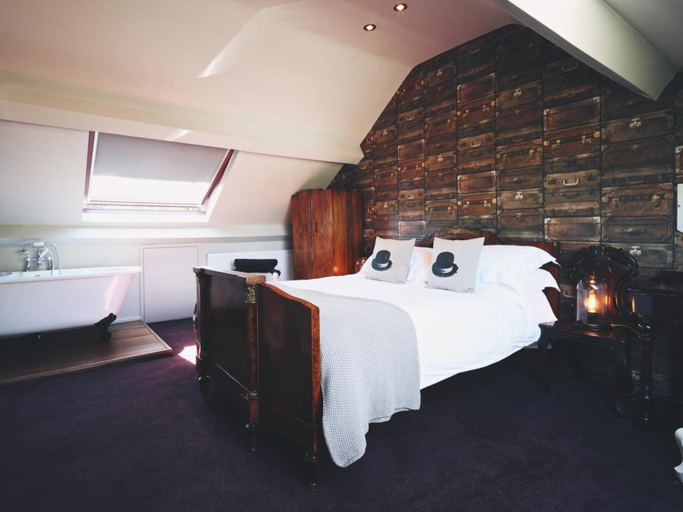 Bedroom 4, Rum Doodle Windermere (Formerly Braemount House B , Cumbria