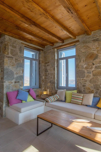 2, An Amazing Stone Villa-A in Serifos w/shared Pool, South Aegean