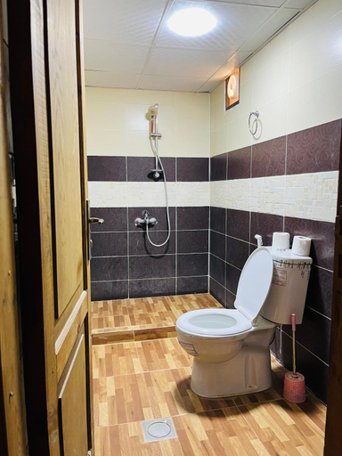 Bathroom 4, Desert Sand Camp, Quaira