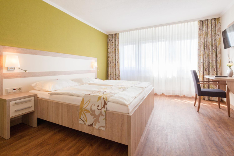 Bedroom, GDA Hotel Gottingen, Göttingen