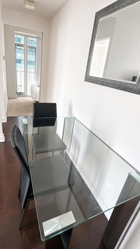 Others 3, Queen Verity Suites, Toronto